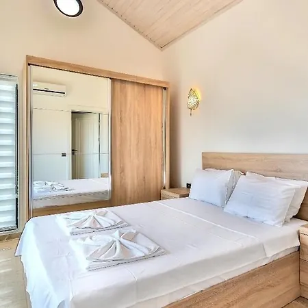 Feride - Stunning Views Overlooking Sea Vakantiehuis