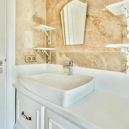 Feride - Stunning Views Overlooking Sea Vakantiehuis *